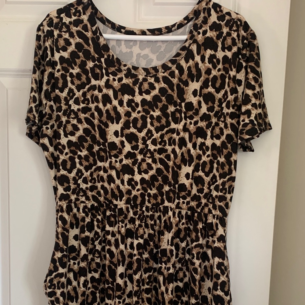 Stretchy knit scoop neck Leopard Print Women's maxi dress